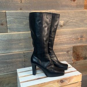 NINE WEST VTG Y2K 90s Chunky Tall Squaretoed Boots